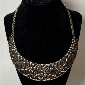 Gold Tone Textured Metal Statement Collar Bib Chain Necklace 17” with ext
